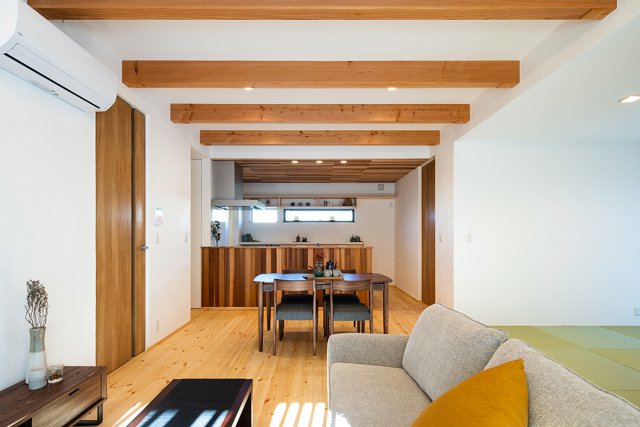 平屋内観
