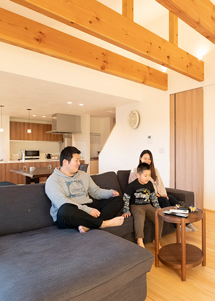 「熊谷の住宅展示場で拝見したのがきっかけです。その時、室内の空気がきれいだったことと、家が自然素材でできていてすごく良いと思い、決めました。」