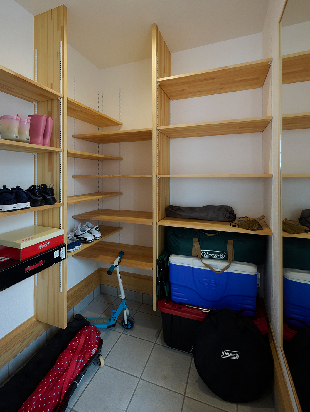 広々とした玄関と土間収納