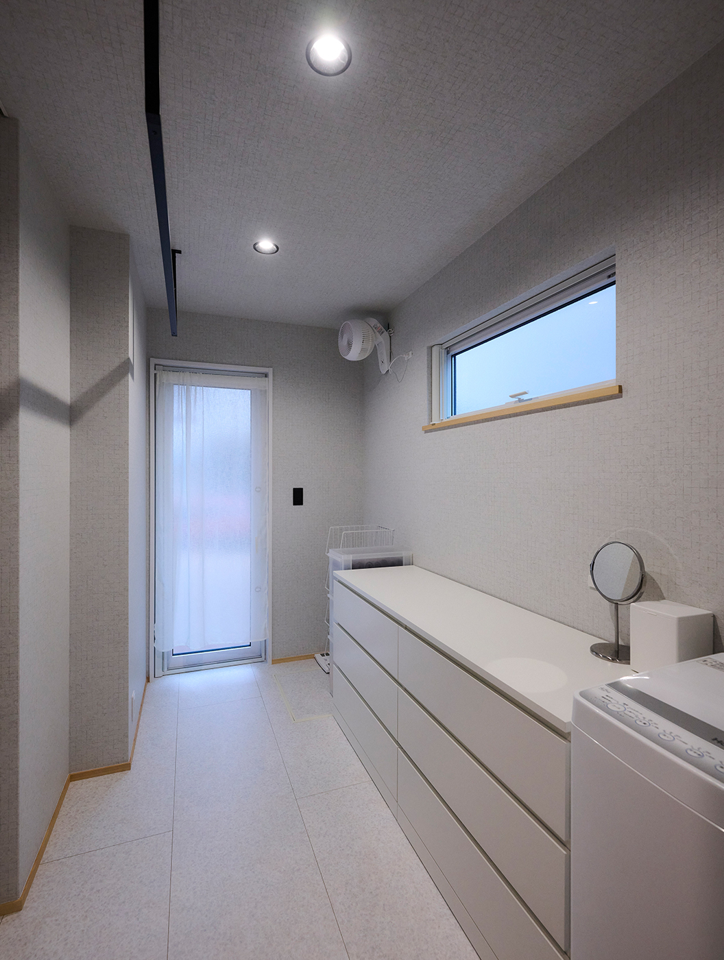 ストレスフリー！　広々ランドリーでゆとりある暮らし