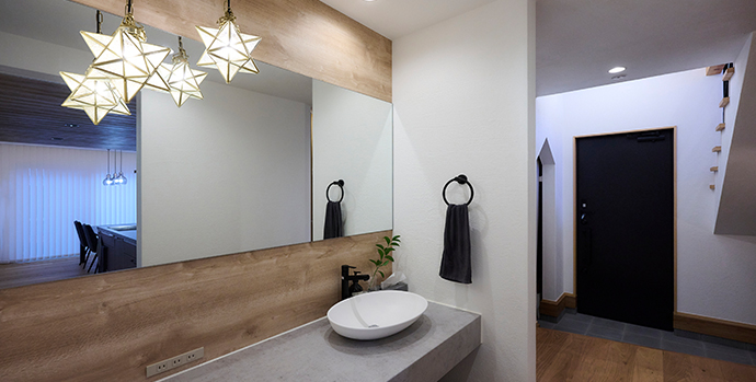 【北本市】間接照明が魅せる開放感抜群のLDK　遊び心を盛り込んだ家