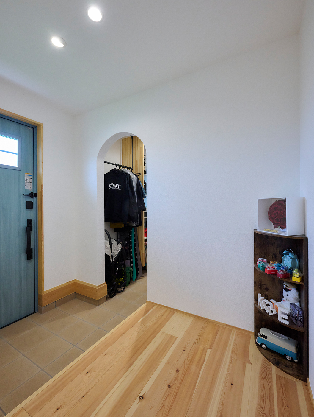 アウトドア用品が多くても安心の土間収納